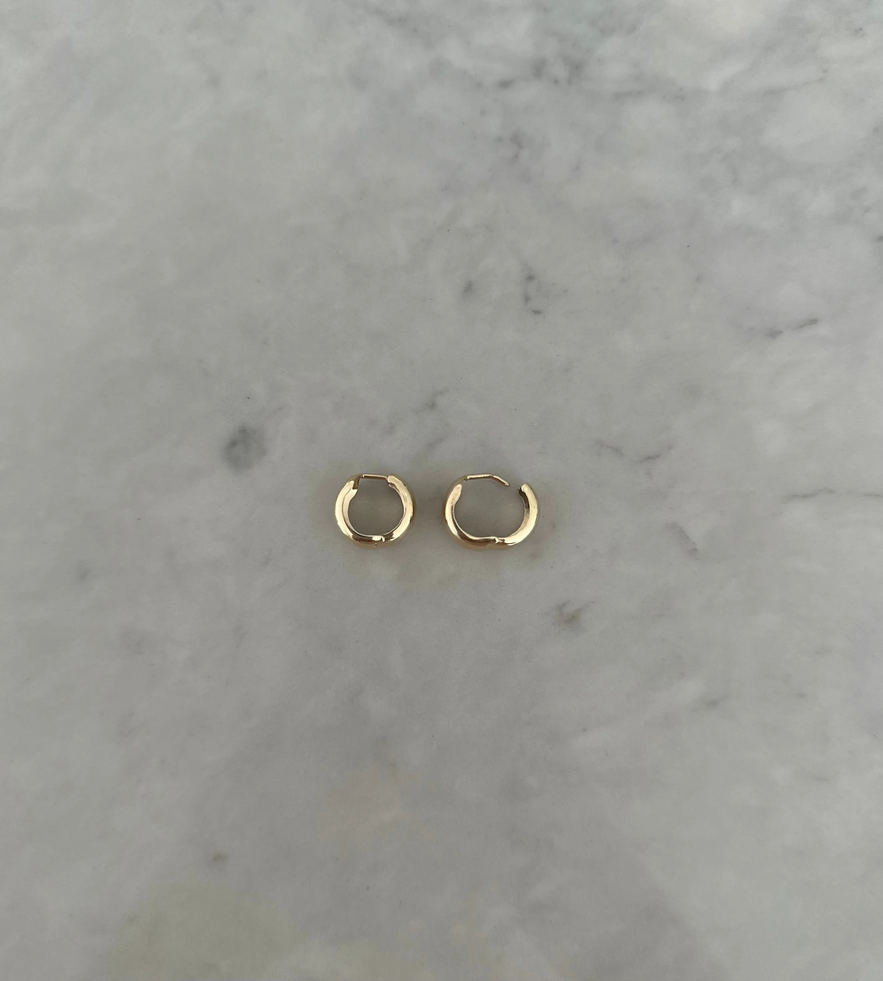 10K Gold Bold Graduated Huggie Earrings