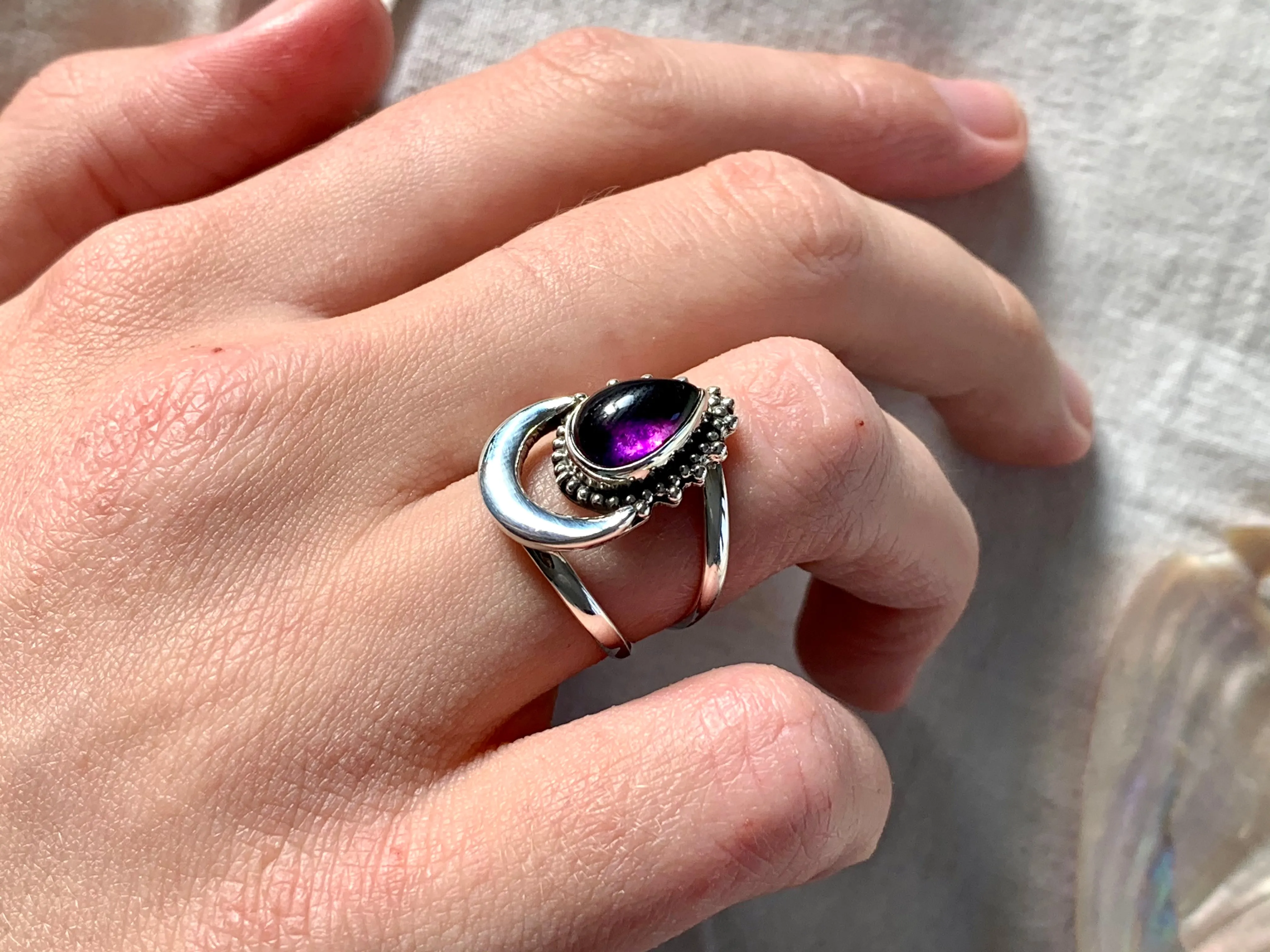 Amethyst Seraphina Ring (Cabochon)