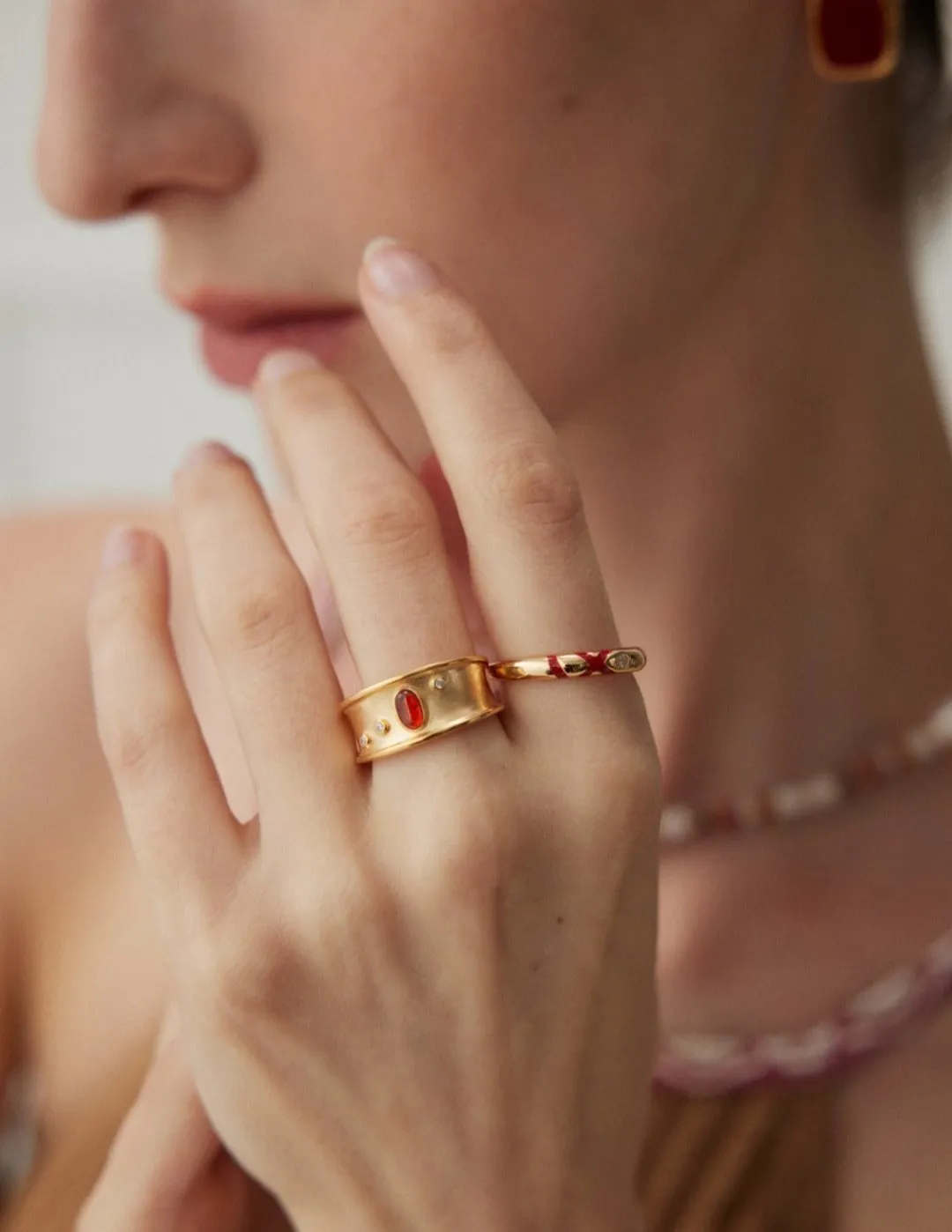 Gold Simple Intertwined Red Line Zircon Rings