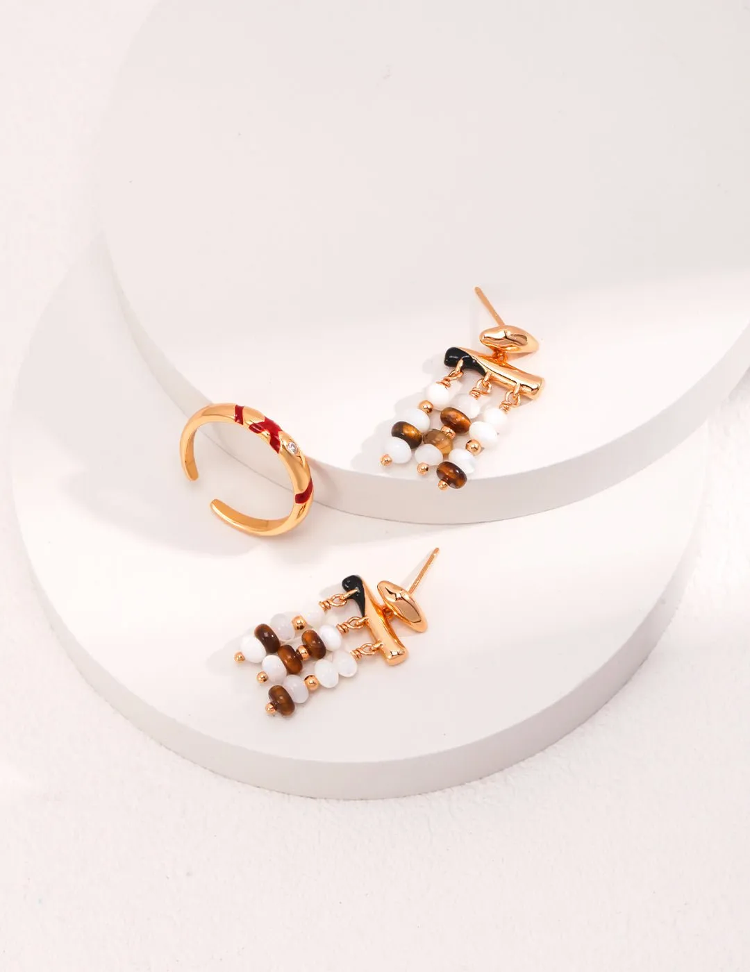 Gold Simple Intertwined Red Line Zircon Rings