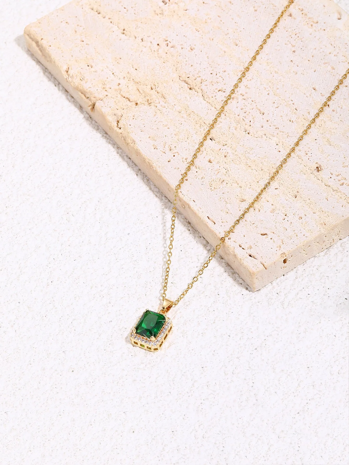 Green Cubic Zirconia Decor Geometric Pendant Necklace for Women Girls