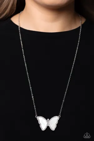 Necklaces SHELL-bound - White N2419 Butterflies