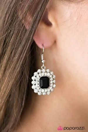 Paparazzi Earring ~ Catch Of The Century - Black