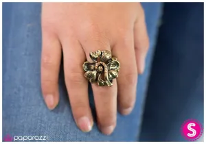 Paparazzi Ring ~ Never Ending Summer - Brass