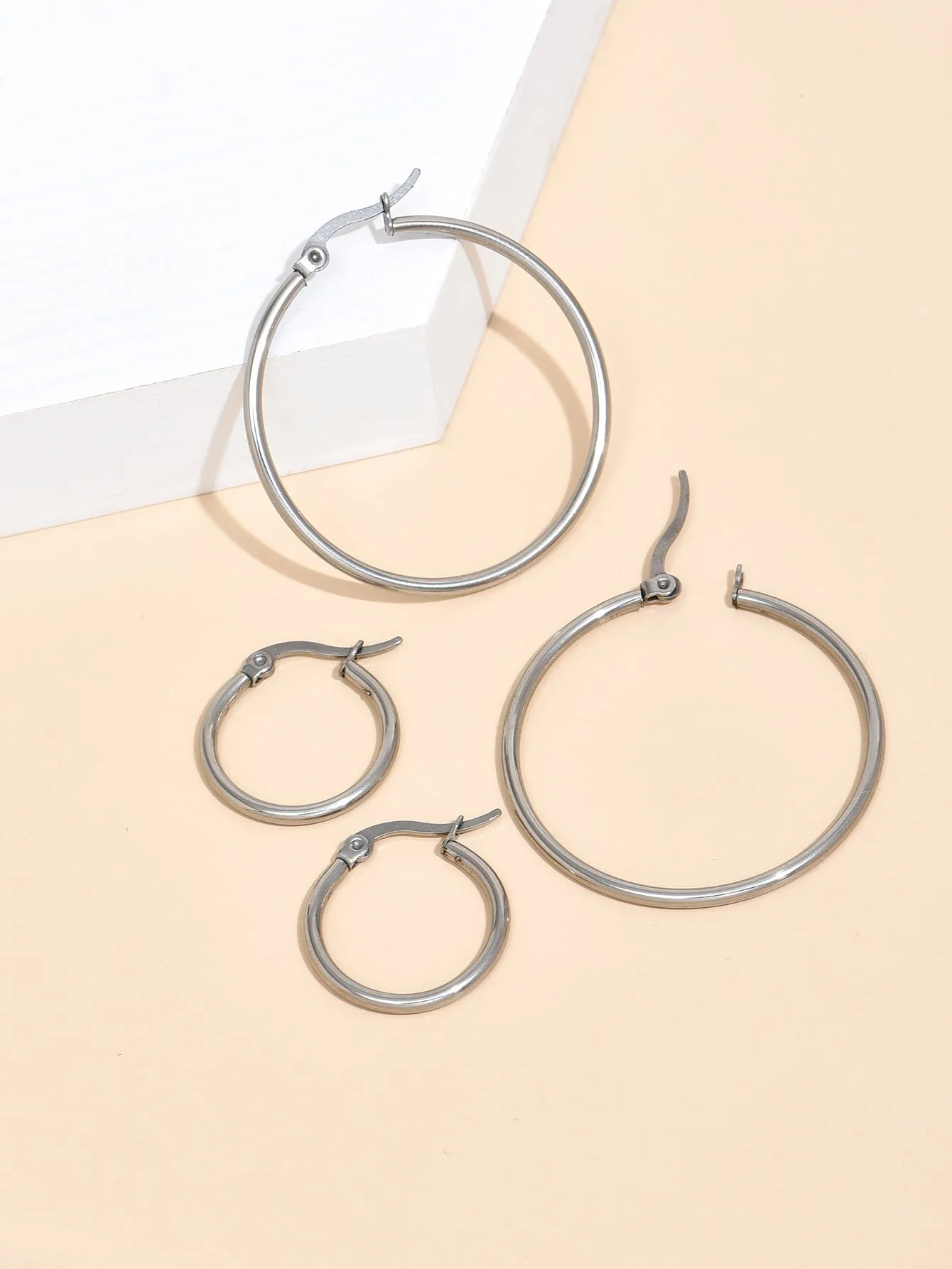 Simple And Fashionable Pure Color Metal Irregular Earrings