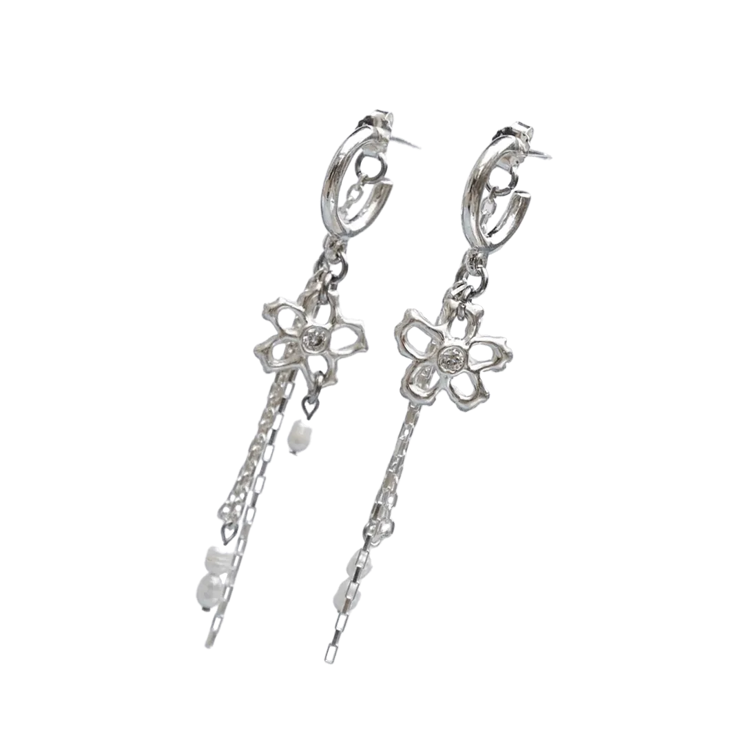 Sunday Feel Lazy Daisy Earrings (Silver)