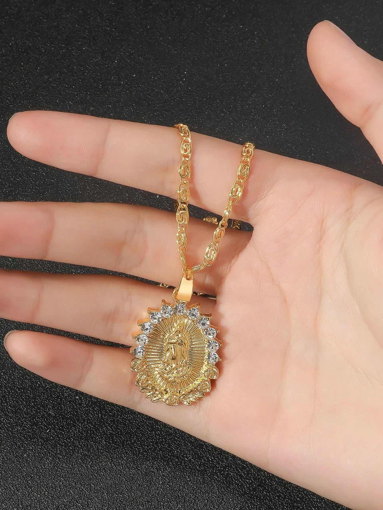 Women's Fashionable Virgin Mary Pendant Necklace